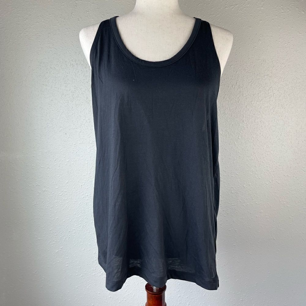 NWT Nike Training or Yoga Tank Top Size M